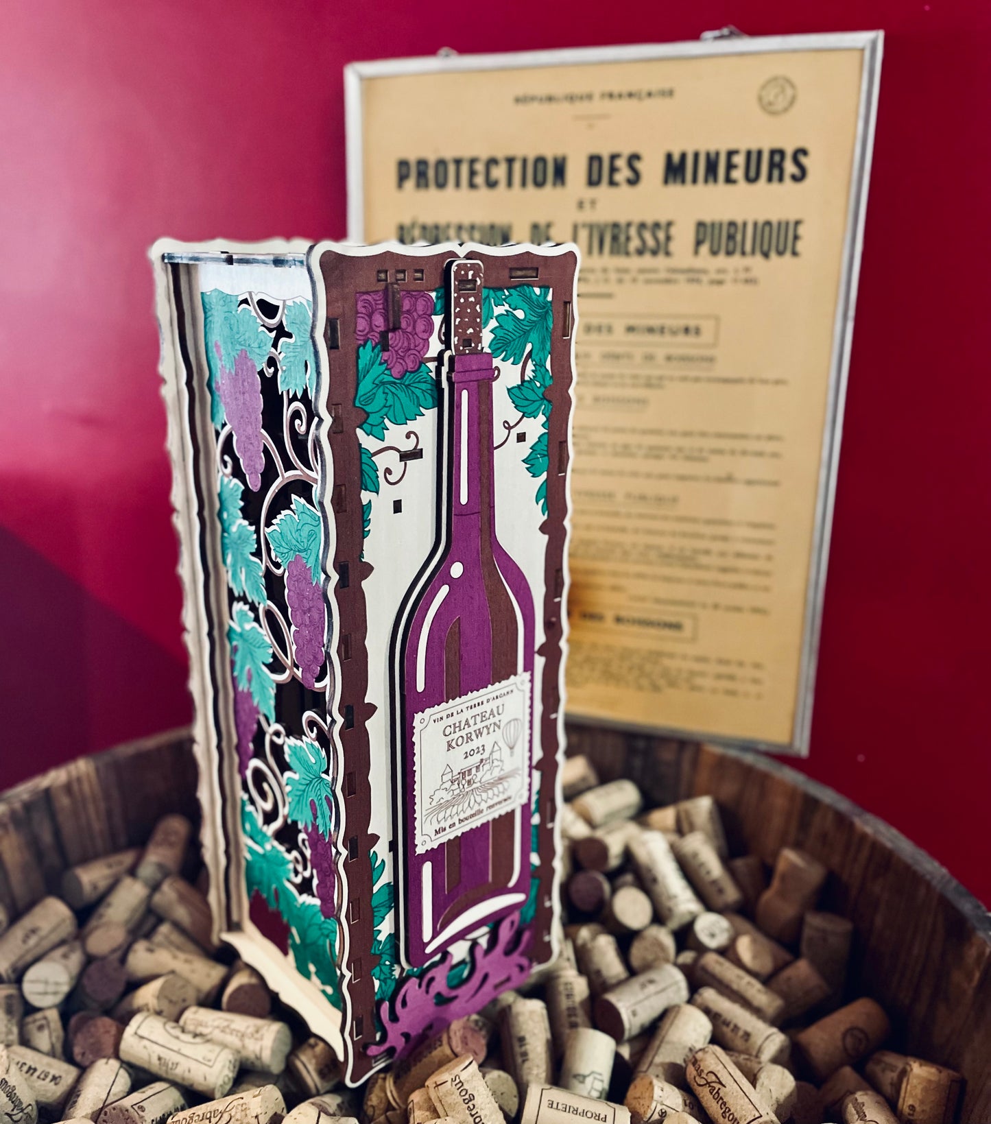 ŒnoLogic: The Enigma and Wine Box An Elegant Mystery for Wine and Enigma Lovers